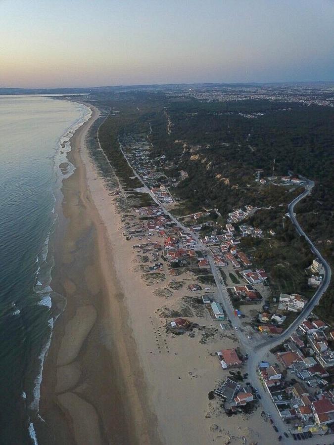 Rock'S Beach Spot Front Costa da Caparica Extérieur photo